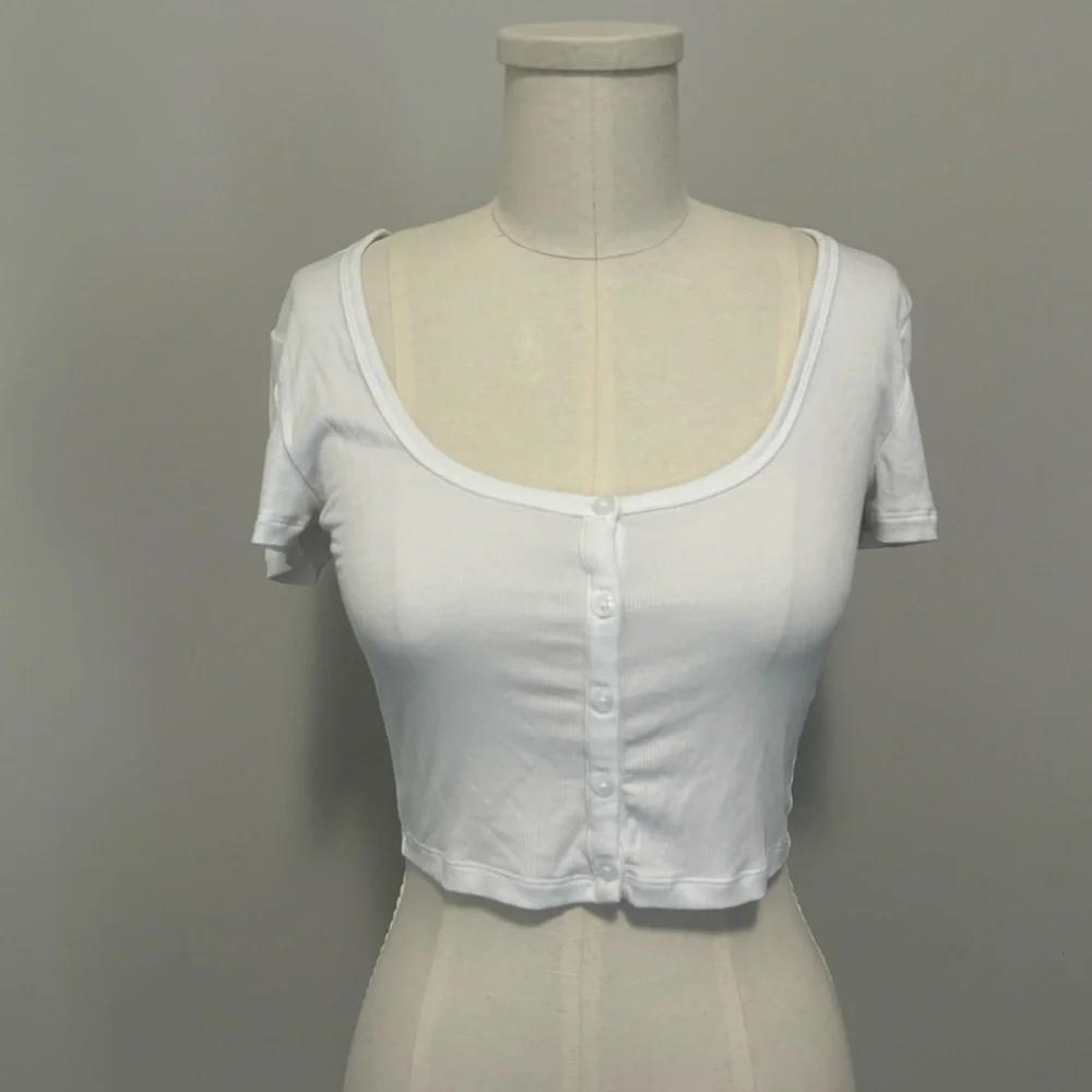 Aritzia Sunday Best Holly Top Button Front Cropped Rib T-Shirt White Crop Top S - Picture 6 of 14